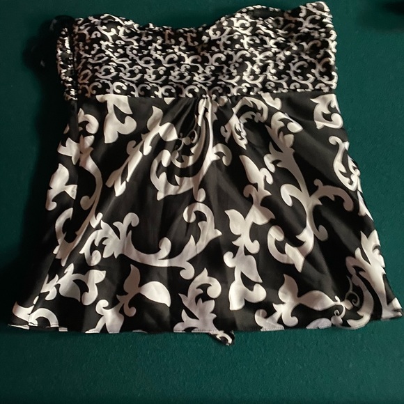 Top - Picture 4 of 9